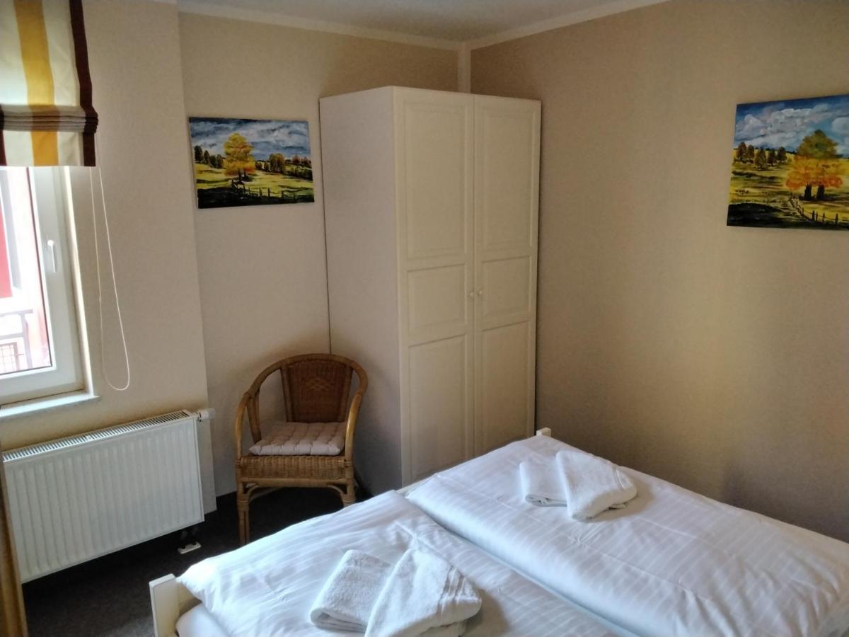 Hotel Am Weinbergschloss Варен Экстерьер фото