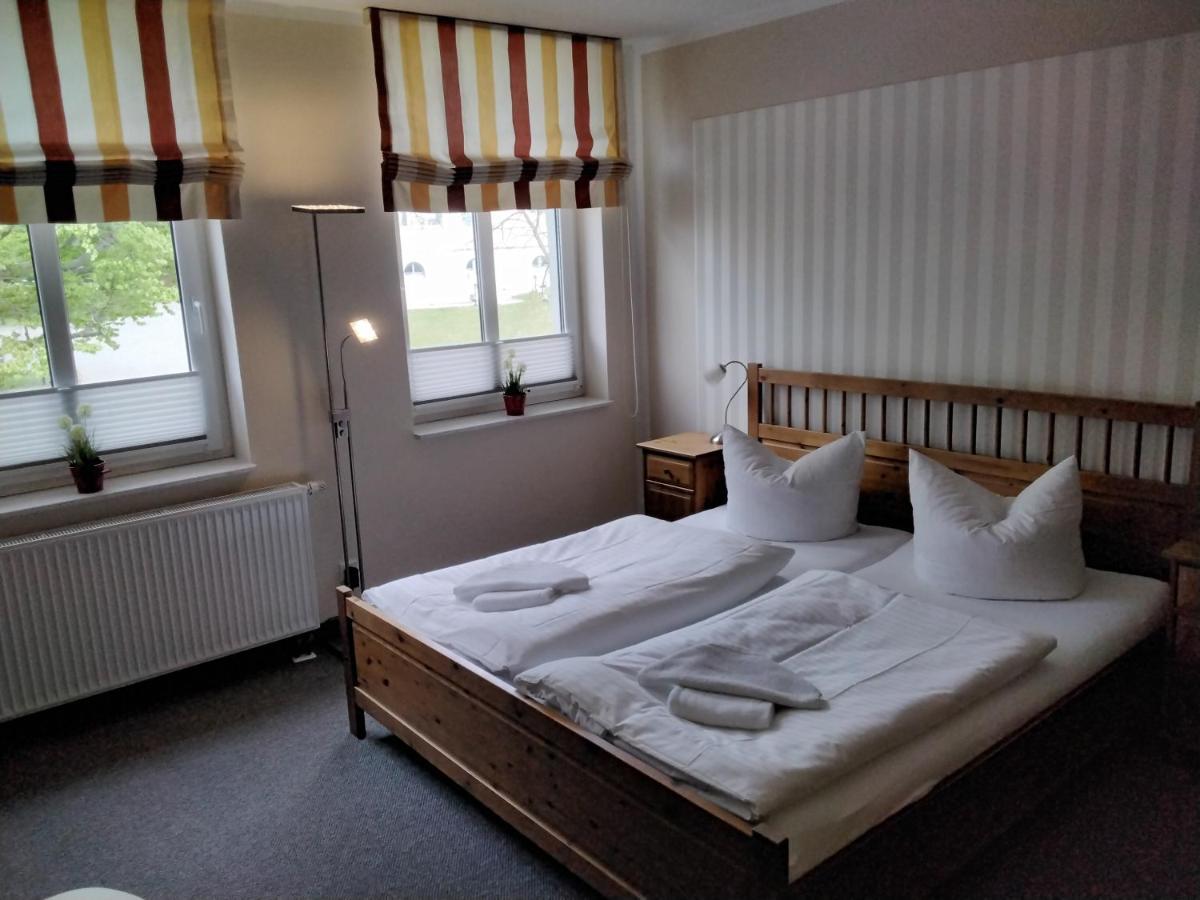 Hotel Am Weinbergschloss Варен Экстерьер фото