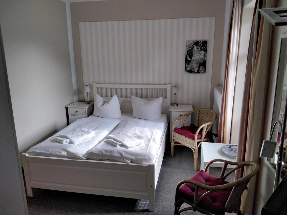 Hotel Am Weinbergschloss Варен Экстерьер фото