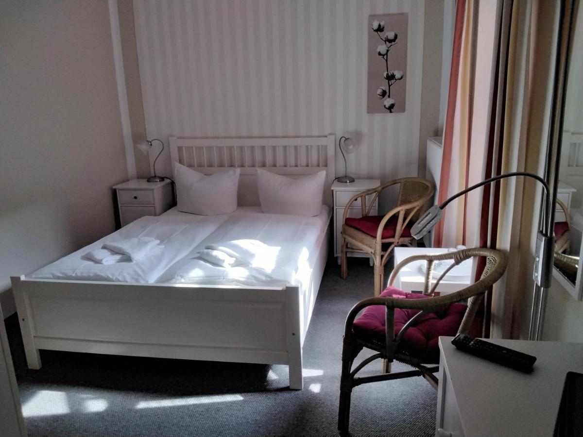 Hotel Am Weinbergschloss Варен Экстерьер фото