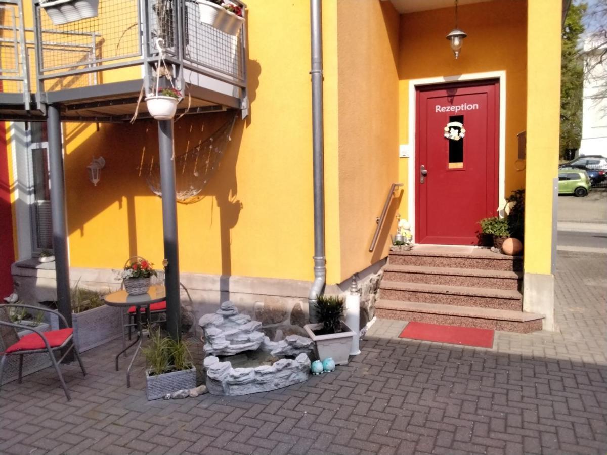 Hotel Am Weinbergschloss Варен Экстерьер фото