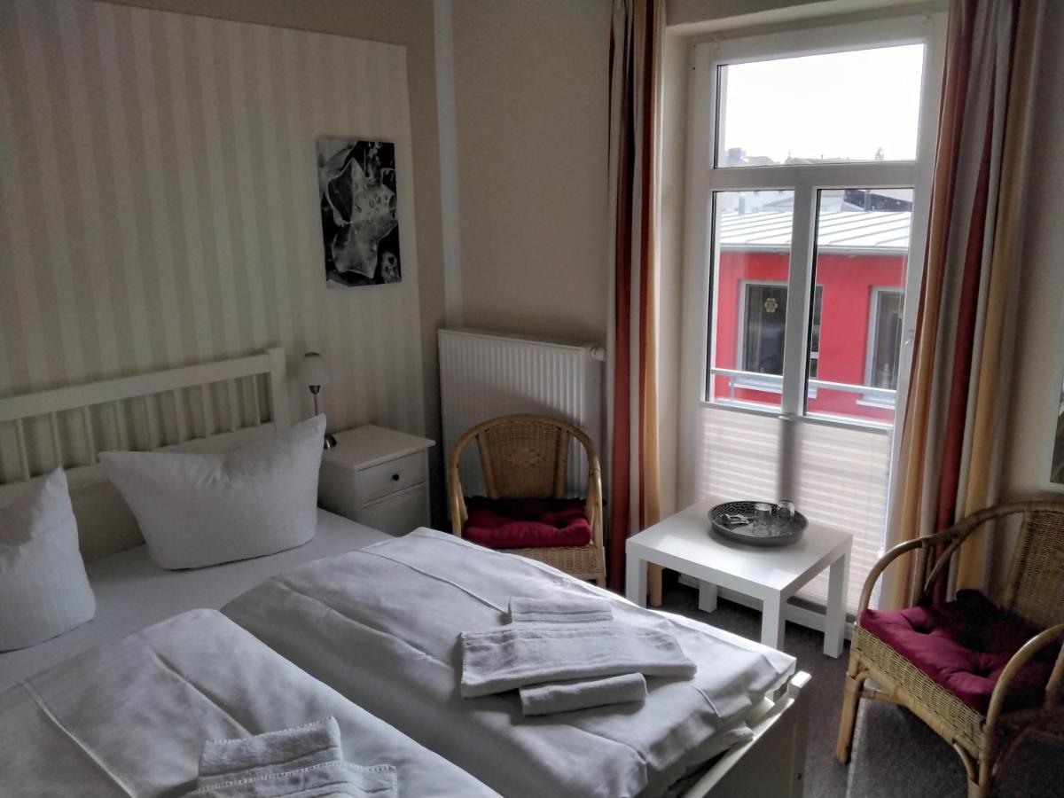 Hotel Am Weinbergschloss Варен Экстерьер фото