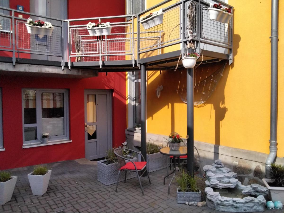 Hotel Am Weinbergschloss Варен Экстерьер фото