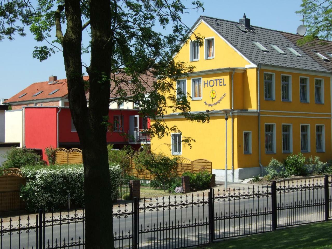 Hotel Am Weinbergschloss Варен Экстерьер фото